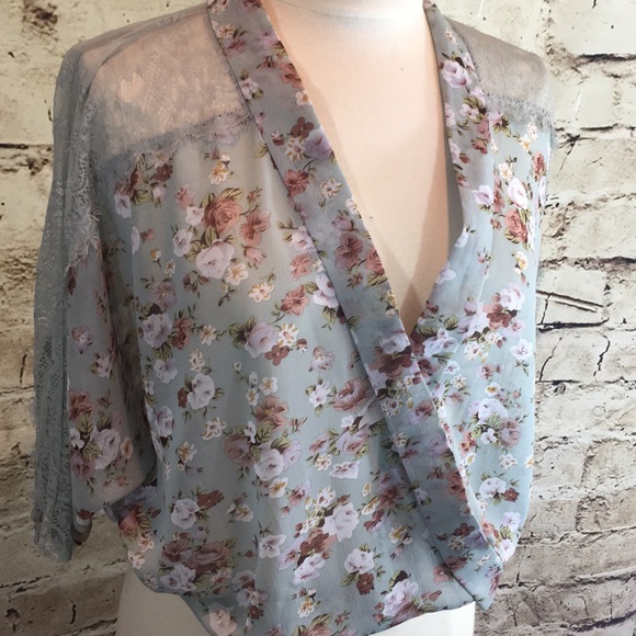 Blue Bird Sheer Floral Chiffon and Lace Top - Picture 3 of 8